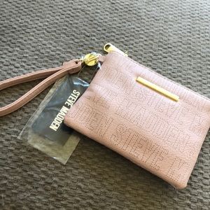 🌸Steve Madden wristlet🌸